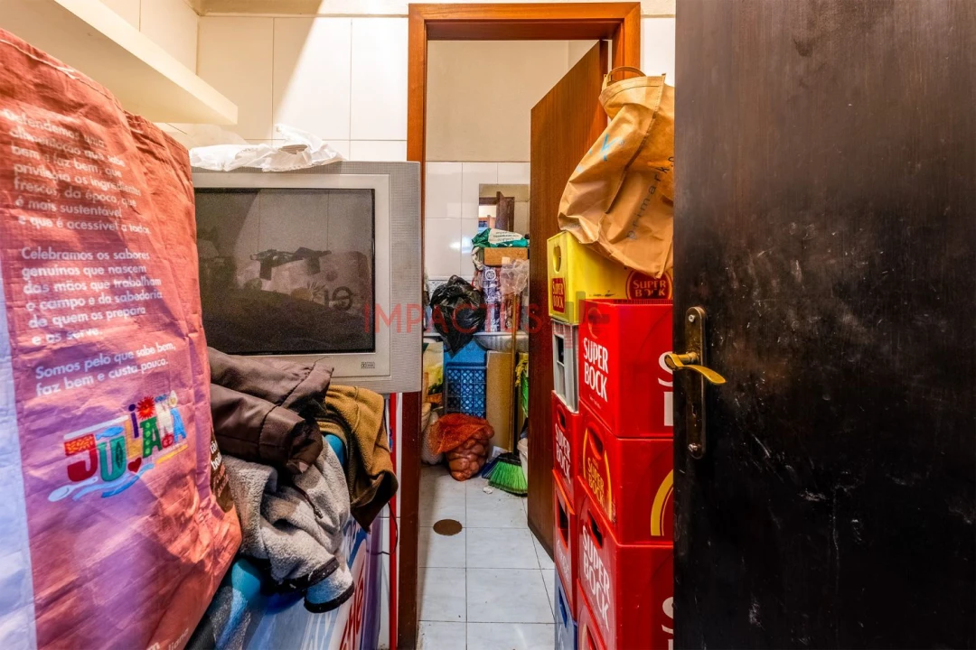 Loja para Venda em Castêlo da Maia Foto 13