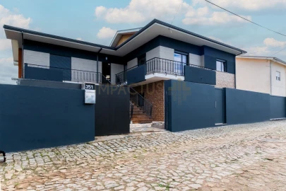 Moradia T4 para Venda em Bougado (São Martinho e Santiago)
