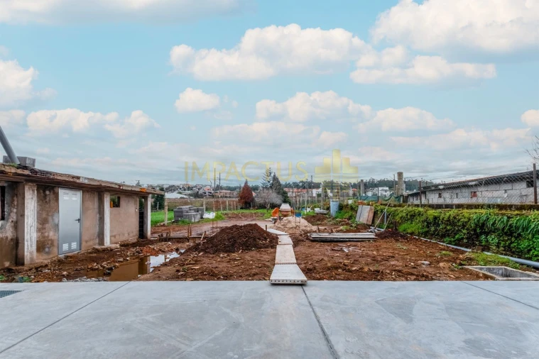 Moradia T4 para Venda em Bougado (São Martinho e Santiago) Foto 23