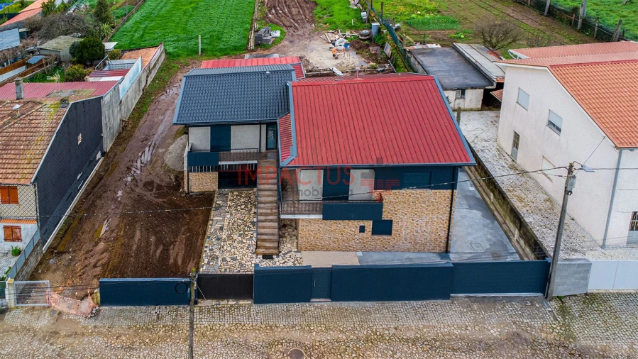 Moradia T4 para Venda em Bougado (São Martinho e Santiago) Foto 2