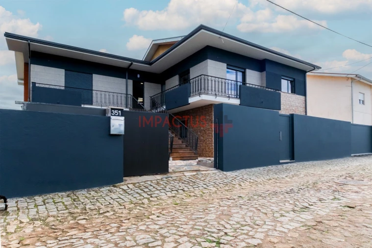 Moradia T4 para Venda em Bougado (São Martinho e Santiago)