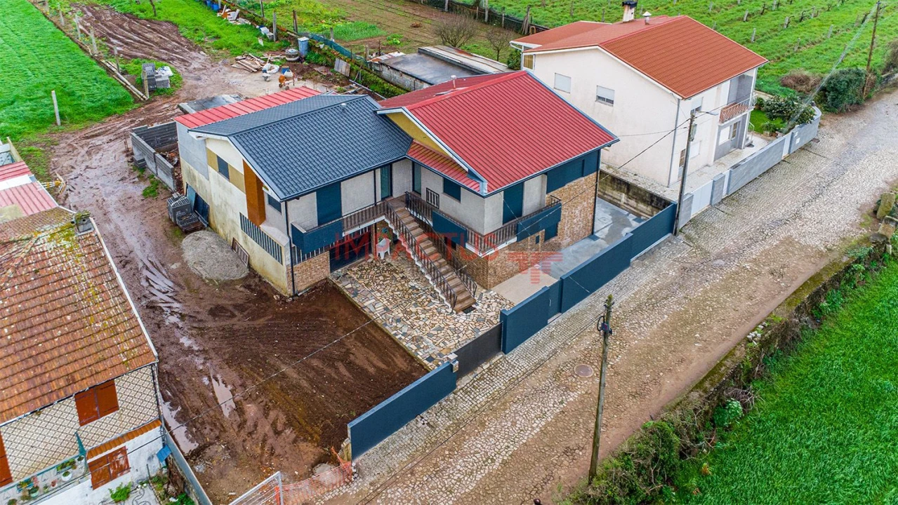 Moradia T4 para Venda em Bougado (São Martinho e Santiago) Foto 25