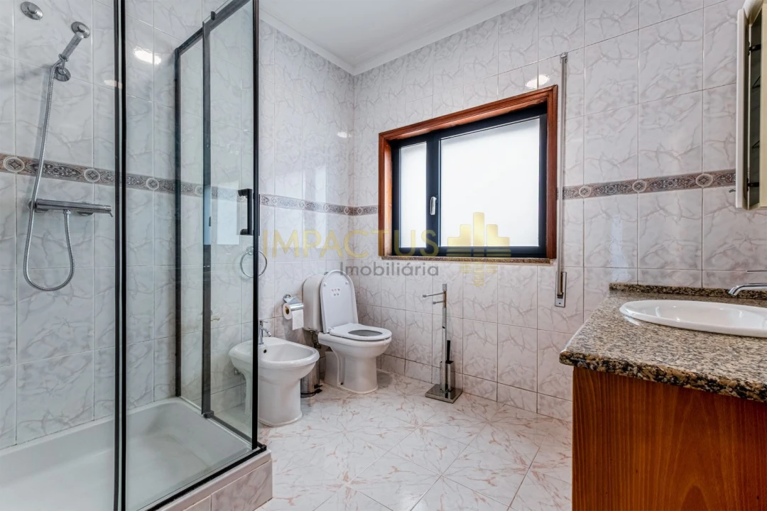 Moradia T4 para Venda em Bougado (São Martinho e Santiago) Foto 10