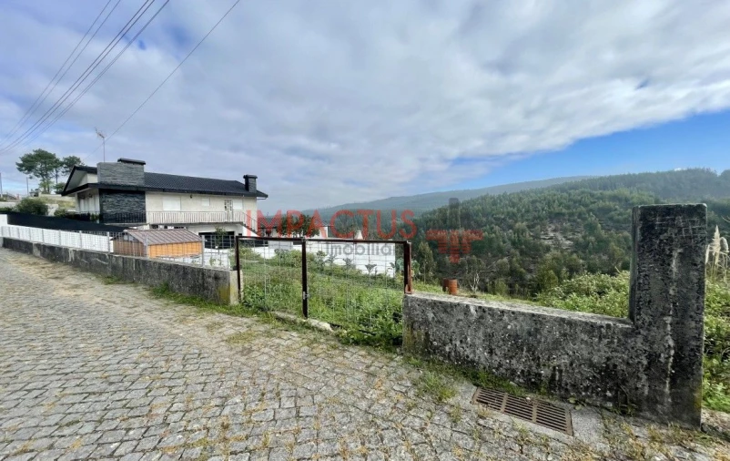 Terreno para Venda em Folgosa Foto 5