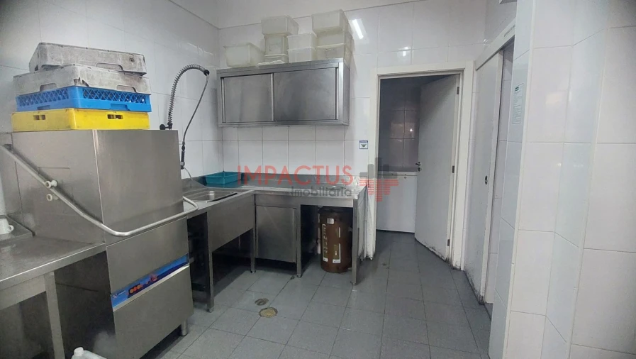 Loja para Venda em Castêlo da Maia Foto 15