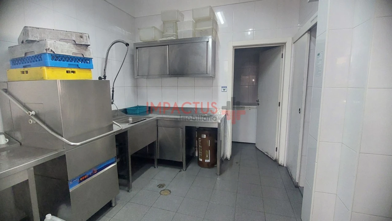 Loja para Venda em Castêlo da Maia Foto 15