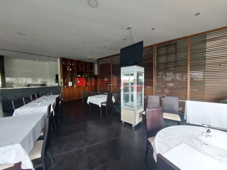 Loja para Venda em Castêlo da Maia Foto 4