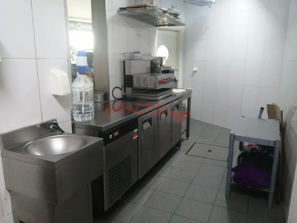 Loja para Venda em Castêlo da Maia Foto 13