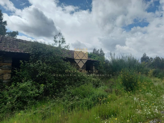 Moradia T3 para Venda em Recarei Foto 3