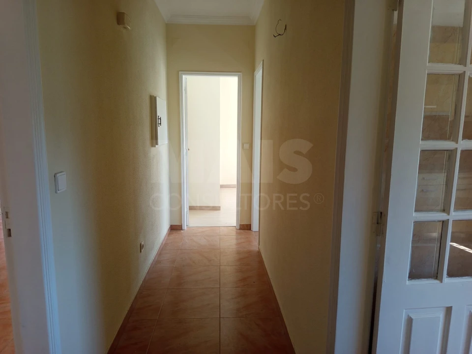 Apartamento T2 para Venda em Reguengo Grande Foto 8