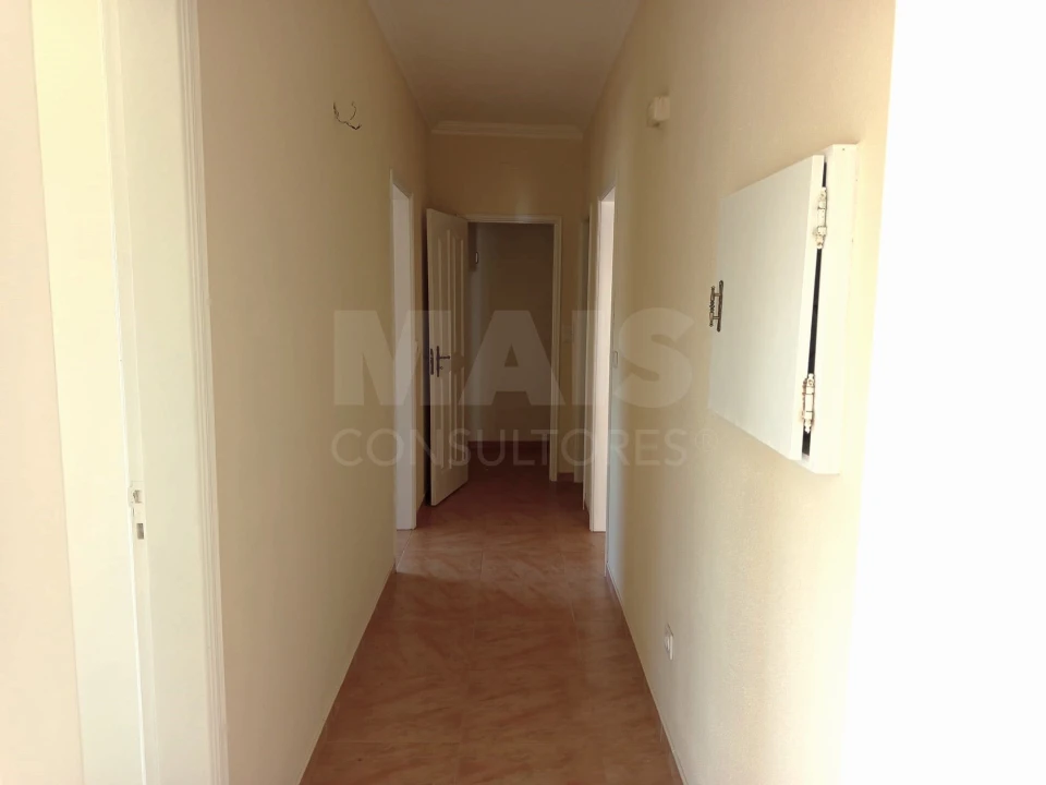 Apartamento T2 para Venda em Reguengo Grande Foto 2