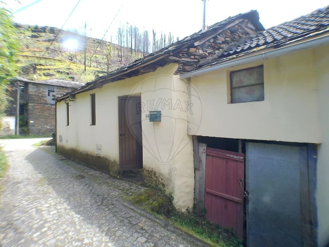 Moradia T1 para Venda em São Martinho das Moitas e Covas do Rio Foto 9