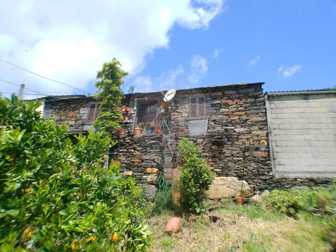 Moradia T1 para Venda em São Martinho das Moitas e Covas do Rio Foto 10