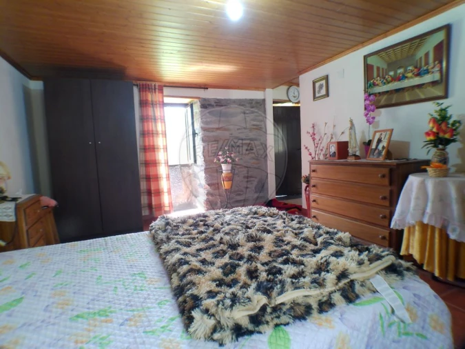 Moradia T1 para Venda em São Martinho das Moitas e Covas do Rio Foto 17