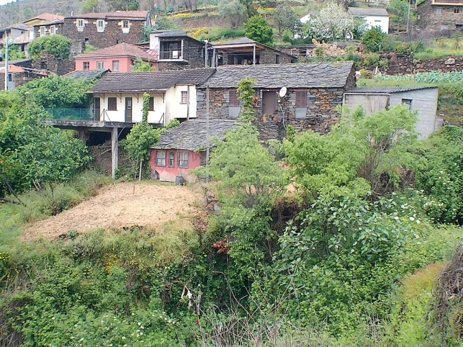 Moradia T1 para Venda em São Martinho das Moitas e Covas do Rio Foto 8