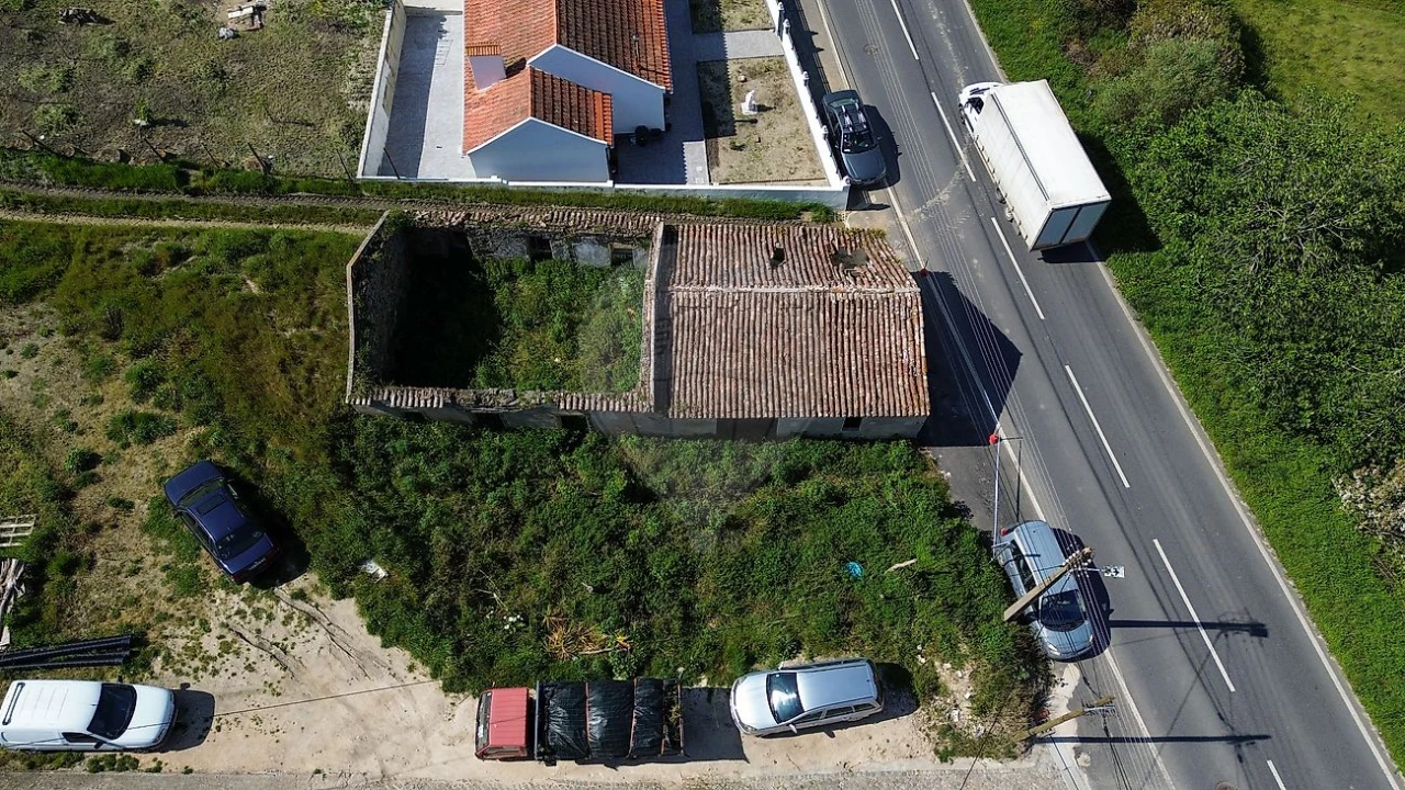 Moradia T2 para Venda em Carvoeira e Carmões Foto 2