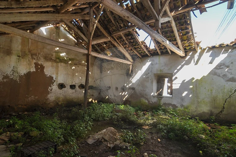 Moradia T2 para Venda em Carvoeira e Carmões Foto 10