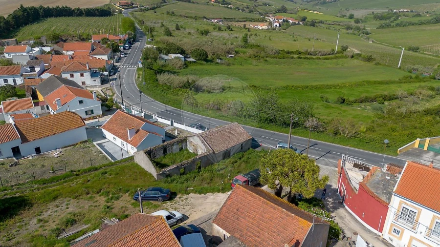 Moradia T2 para Venda em Carvoeira e Carmões Foto 3