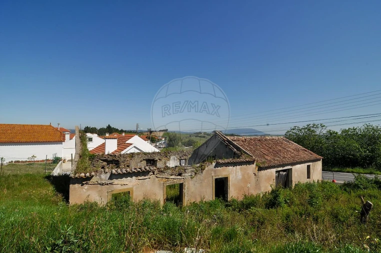 Moradia T2 para Venda em Carvoeira e Carmões Foto 13