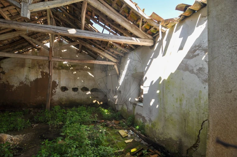 Moradia T2 para Venda em Carvoeira e Carmões Foto 8