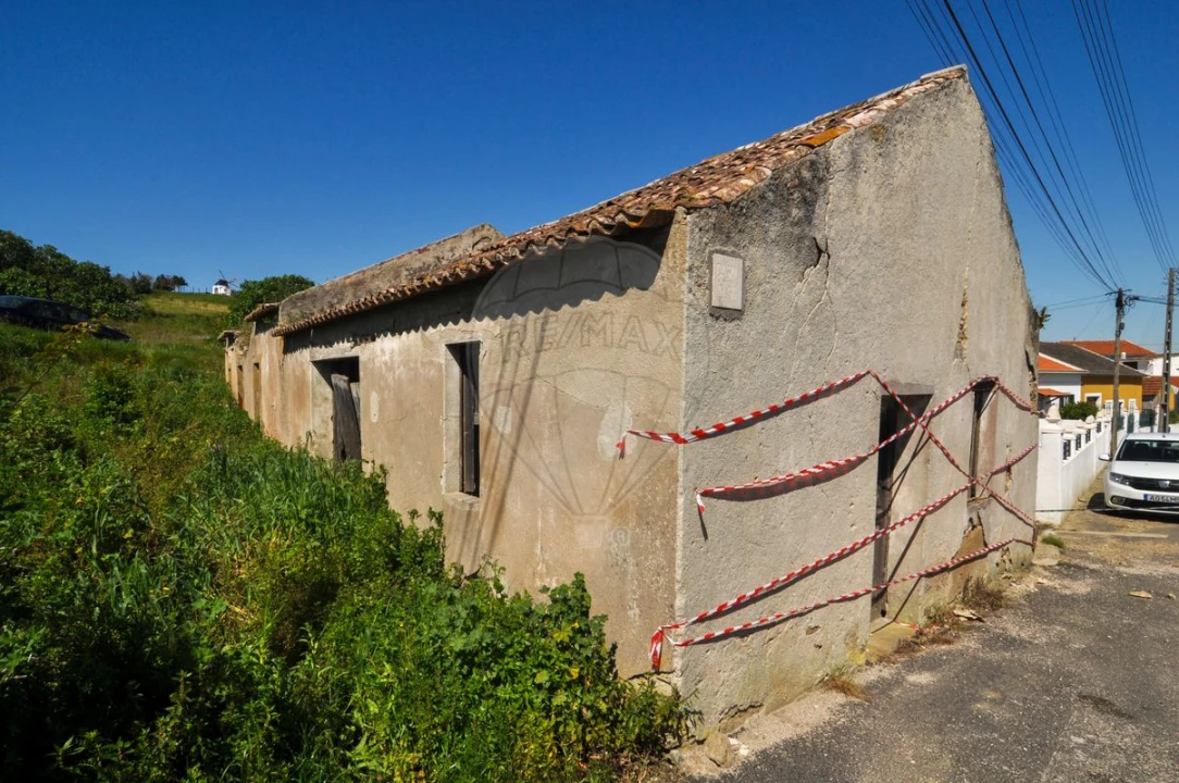 Moradia T2 para Venda em Carvoeira e Carmões Foto 14