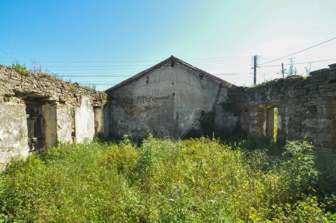 Moradia T2 para Venda em Carvoeira e Carmões Foto 12