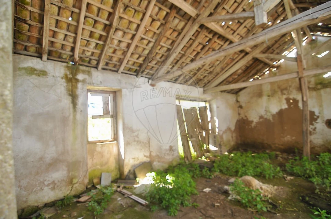 Moradia T2 para Venda em Carvoeira e Carmões Foto 7