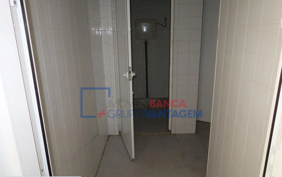 Armazém para Venda em Comenda Foto 5