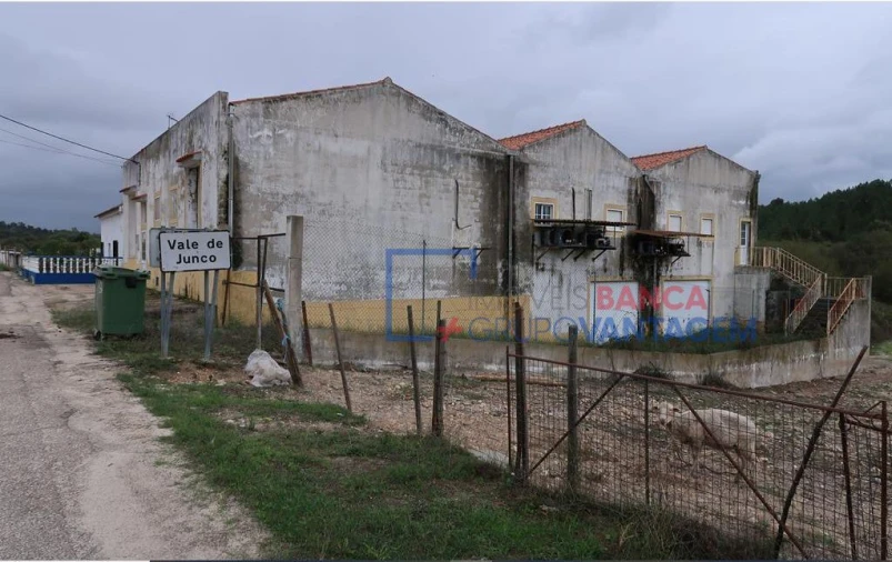Armazém para Venda em Comenda Foto 1