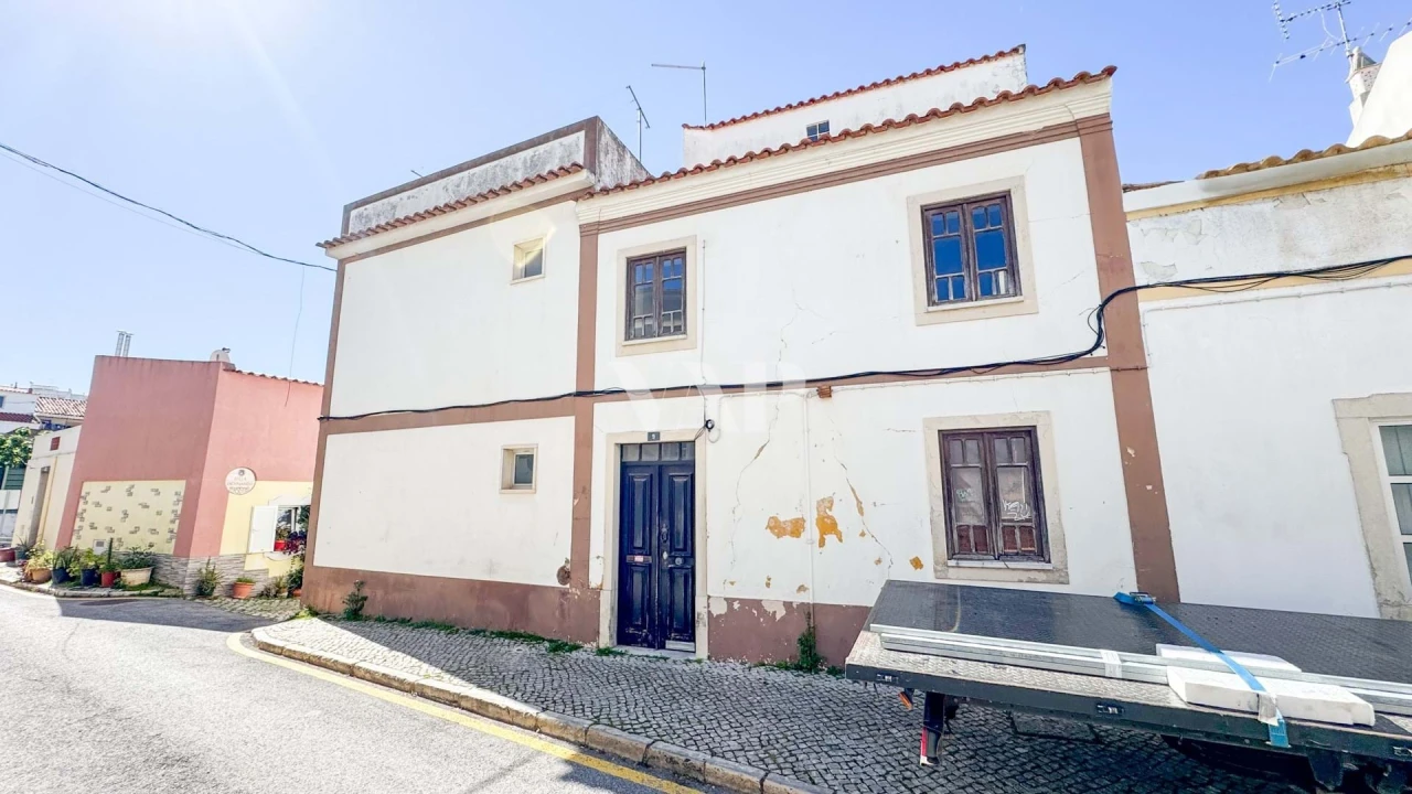 Moradia T2 para Venda em Loule (São Sebastião) Foto 1