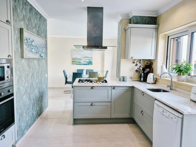 Moradia T4 para Venda em Foz do Arelho Foto 4