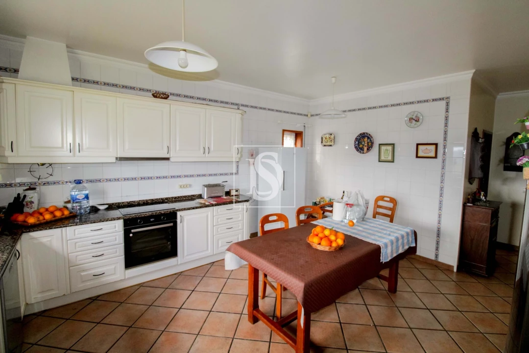 Moradia T3 para Venda em Ossela Foto 9