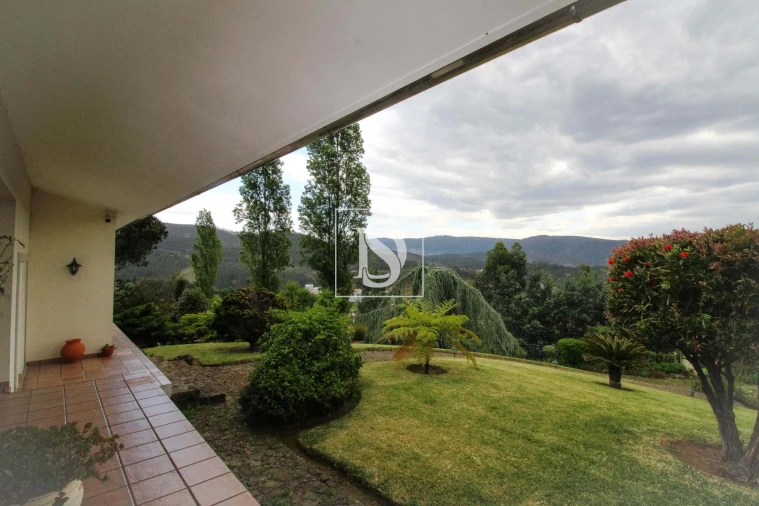 Moradia T3 para Venda em Ossela Foto 12