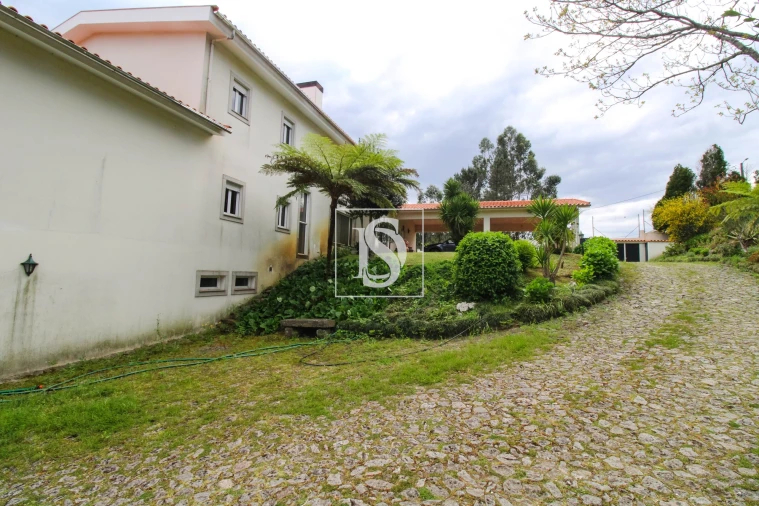 Moradia T3 para Venda em Ossela Foto 17