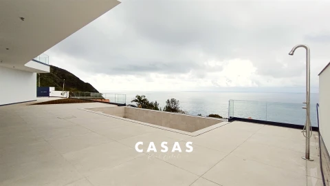 Moradia T4 para Venda em Arco da Calheta
