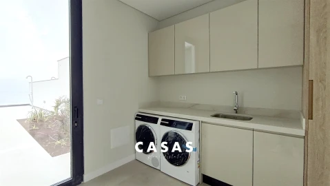 Moradia T4 para Venda em Arco da Calheta
