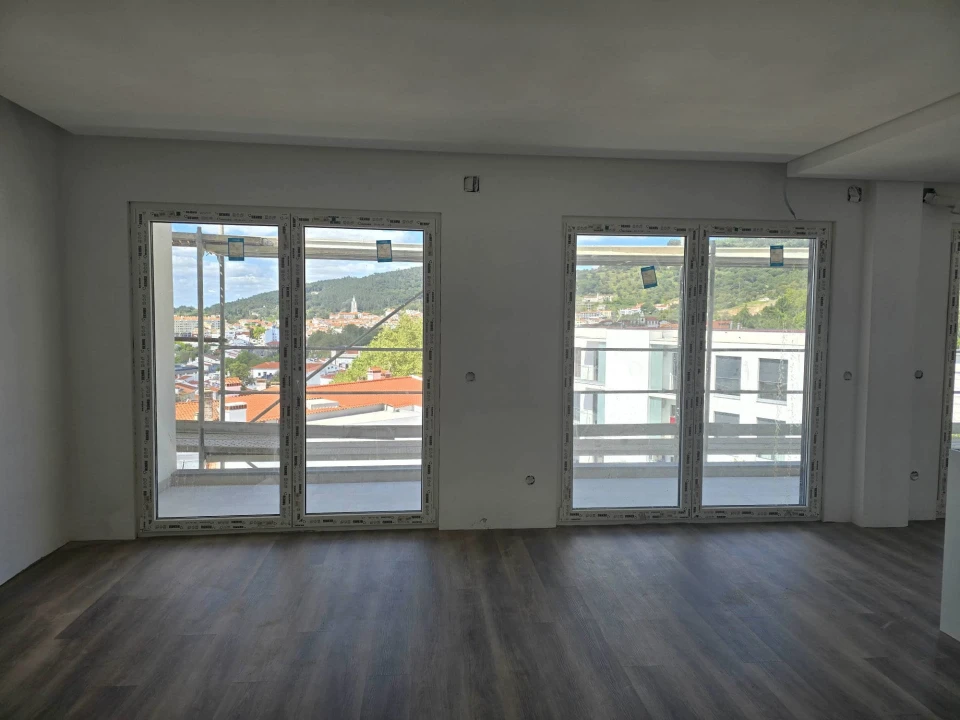 Apartamento T3 para Venda em Sé e São Lourenço Foto 3
