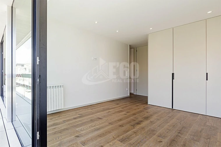 Apartamento T3 para Venda em Espinho Foto 2
