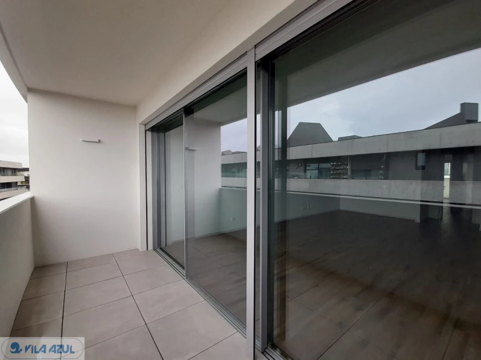 Apartamento T2 para Venda em Mafamude e Vilar do Paraíso Foto 1