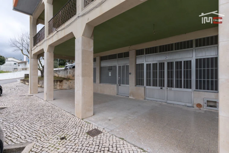 Loja para Arrendamento em Nossa Senhora da Piedade Foto 14