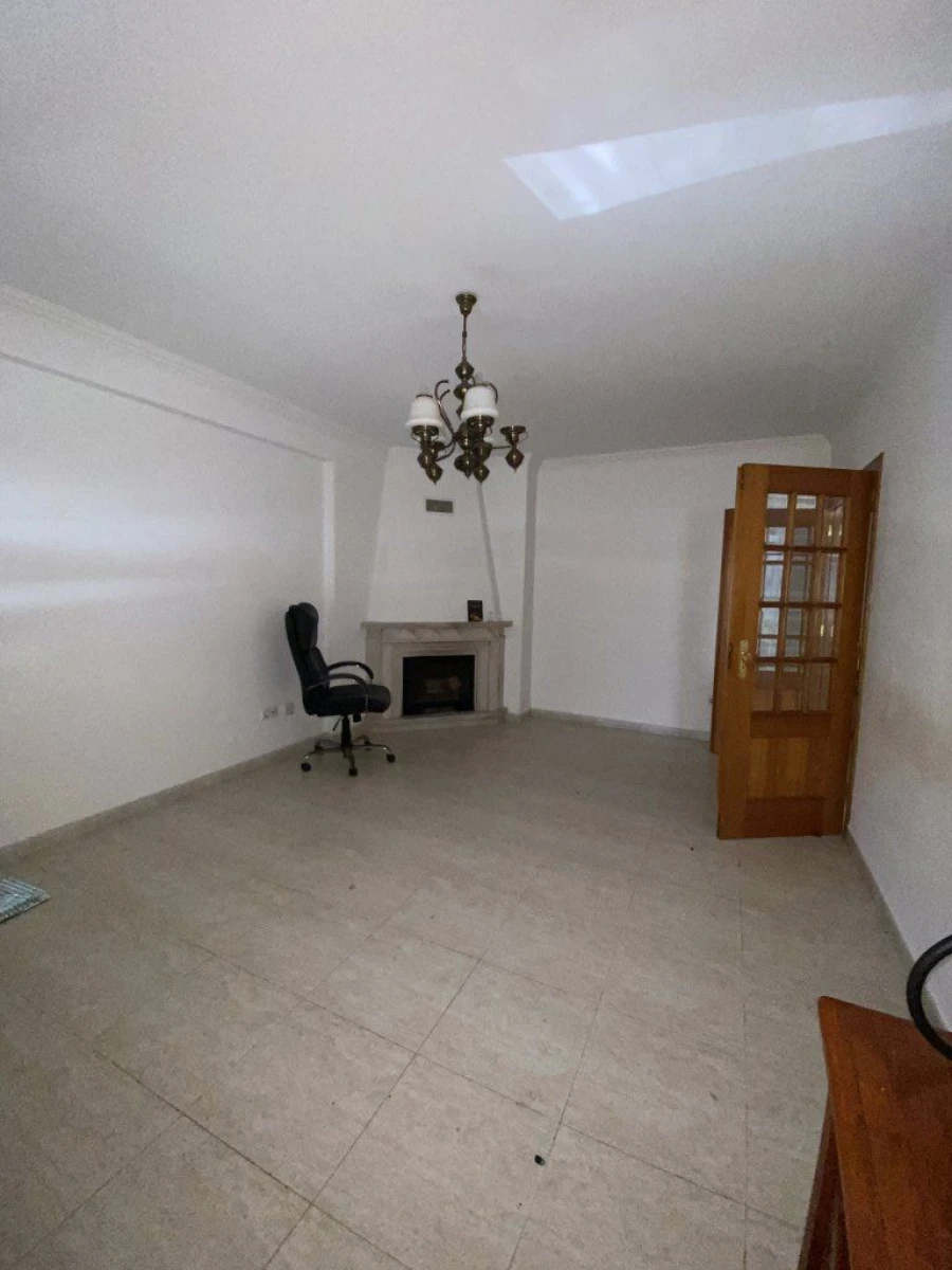 Apartamento T2 para Venda em Algueirão-Mem Martins Foto 20