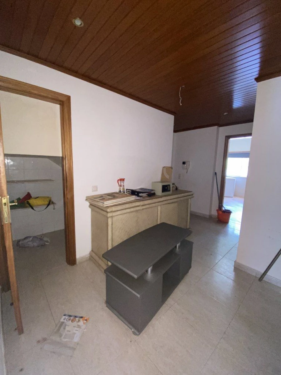 Apartamento T2 para Venda em Algueirão-Mem Martins Foto 17