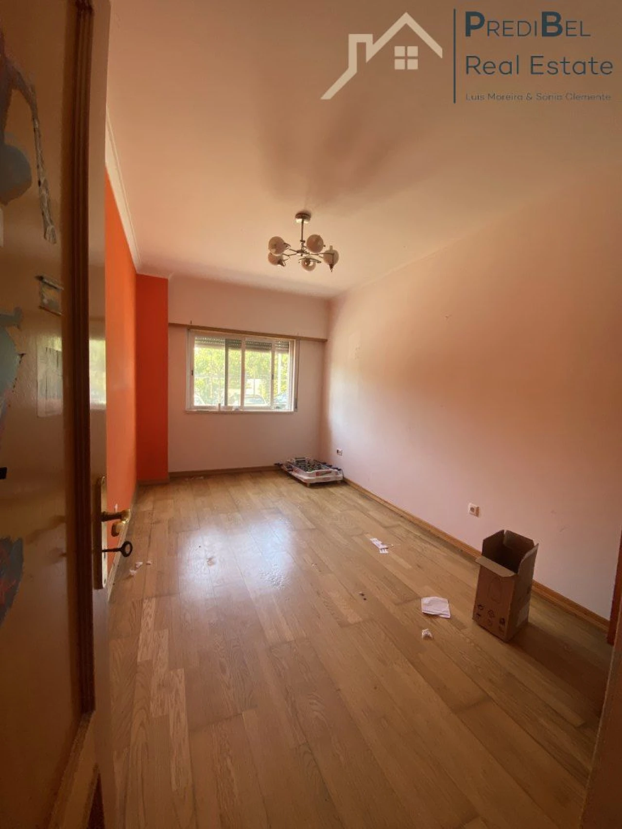 Apartamento T2 para Venda em Algueirão-Mem Martins Foto 2