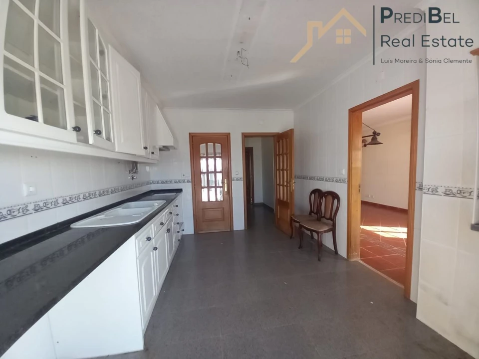 Moradia T4 para Venda em Santo Isidoro Foto 13