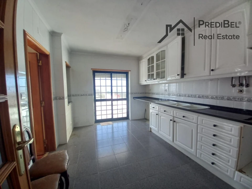 Moradia T4 para Venda em Santo Isidoro Foto 12