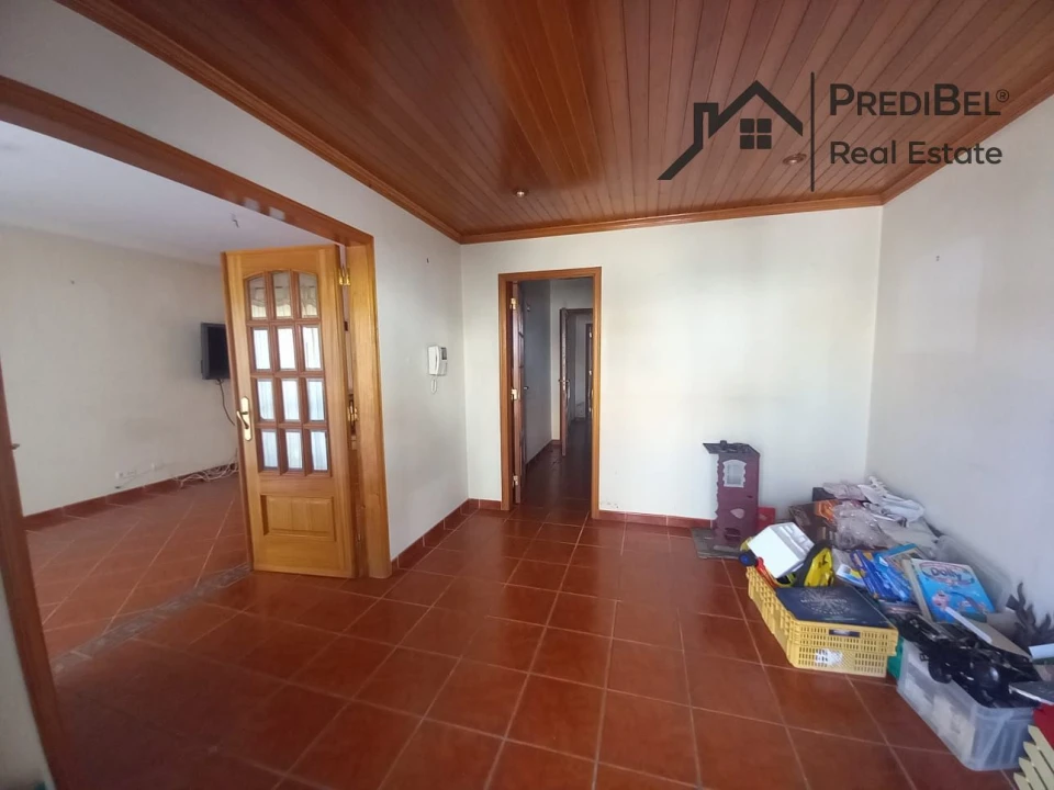 Moradia T4 para Venda em Santo Isidoro Foto 3