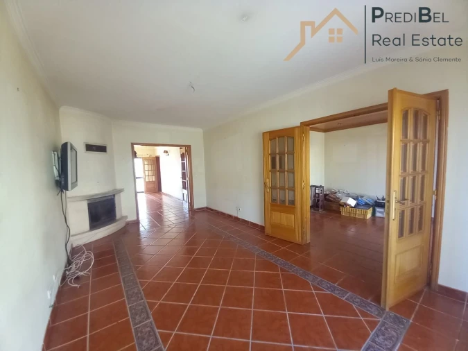 Moradia T4 para Venda em Santo Isidoro Foto 6