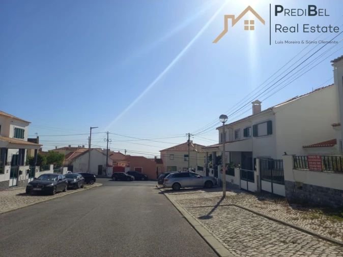 Moradia T4 para Venda em Santo Isidoro Foto 49