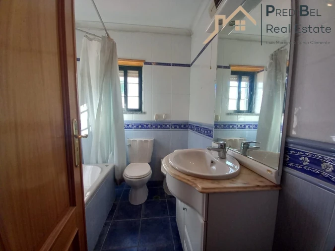 Moradia T4 para Venda em Santo Isidoro Foto 29