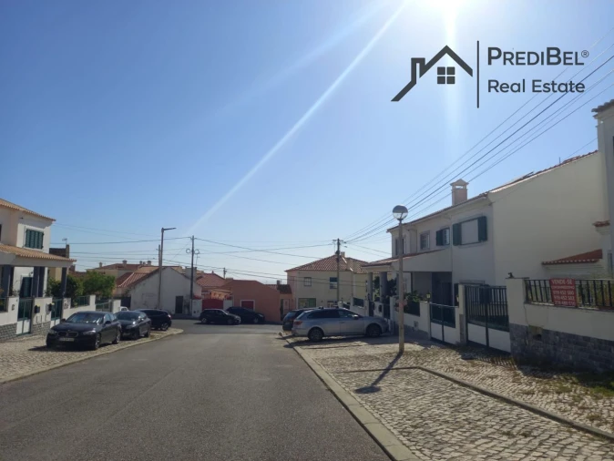 Moradia T4 para Venda em Santo Isidoro Foto 49